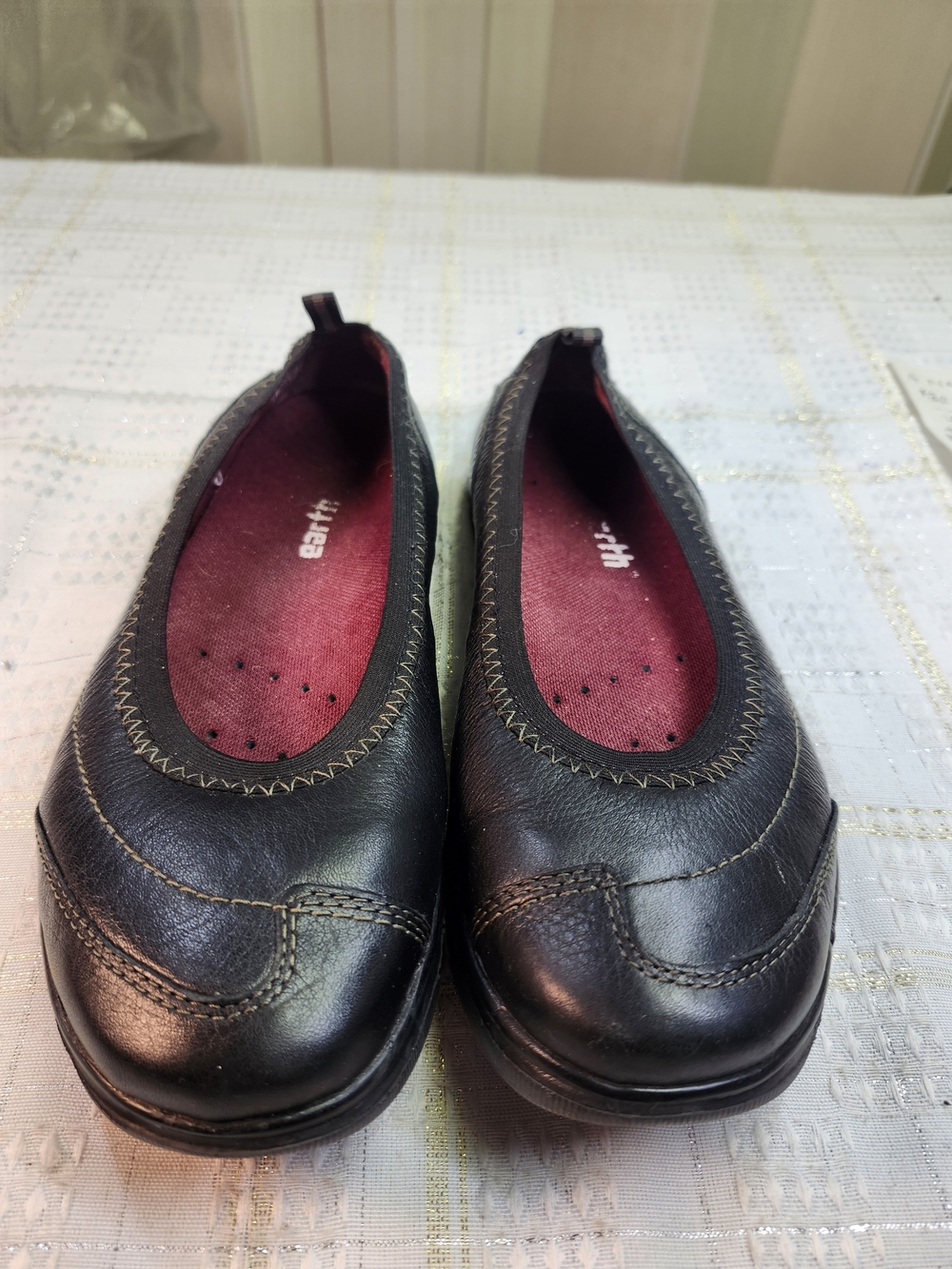 Earth Women's Black Leather Slip-On Flats with Burgundy Insole